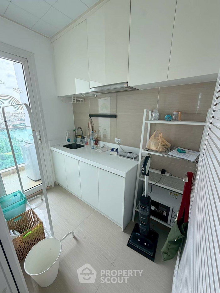 picture 2-BR Condo at T.c. Green Rama 9 near MRT Phra Ram 9 (ID 3232094) - 9/12