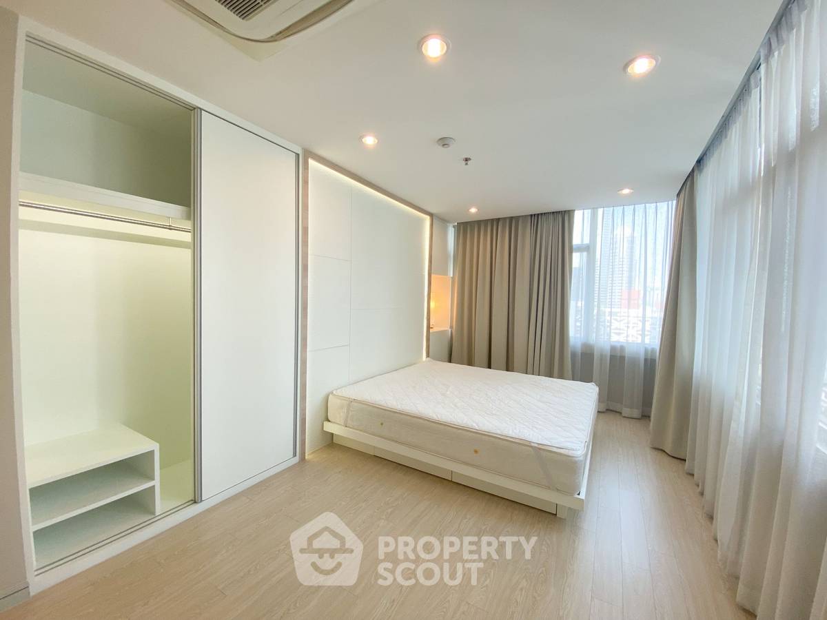 picture Pet-Friendly 2-BR Grand Langsuan Condominium Near BTS Ratchadamri (ID 1837370) - 5/10