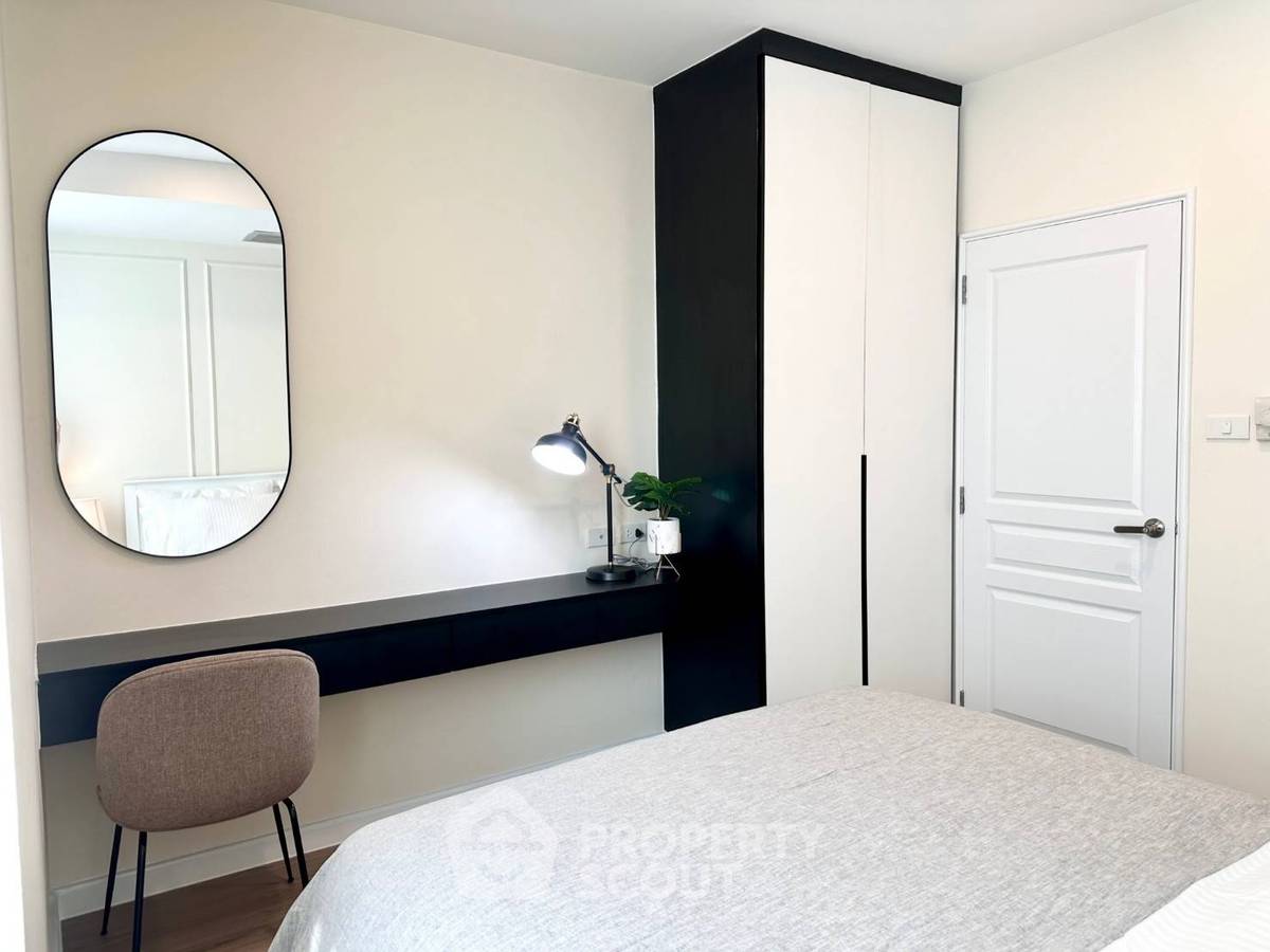 picture 16th-Floor 3-BR Grand Langsuan Condominium Near BTS Ratchadamri (ID 2069937) - 12/17