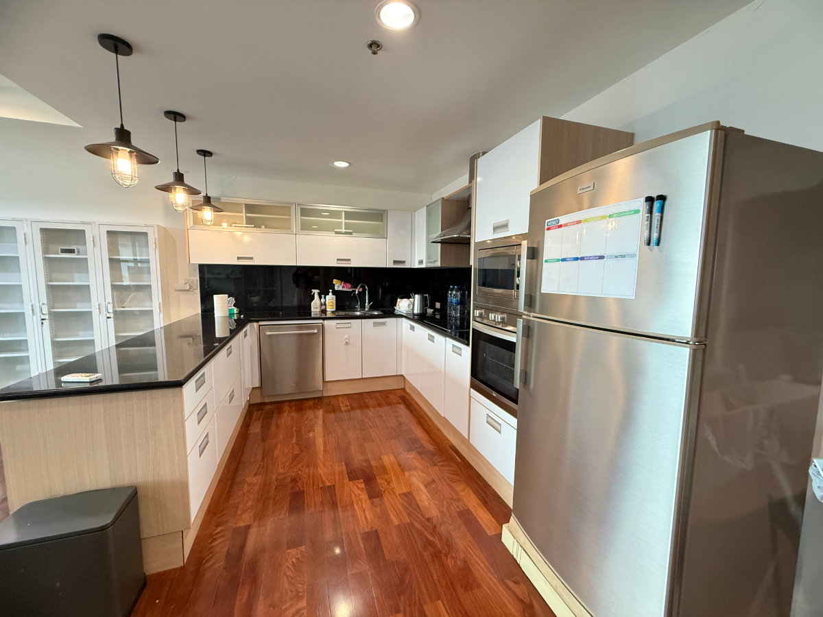 picture ✨ URBANA LANGSUAN | Spacious 3-Bed City Residence ✨  🐕 Pet-Friendly – Small Dogs Welcome! - 22/30