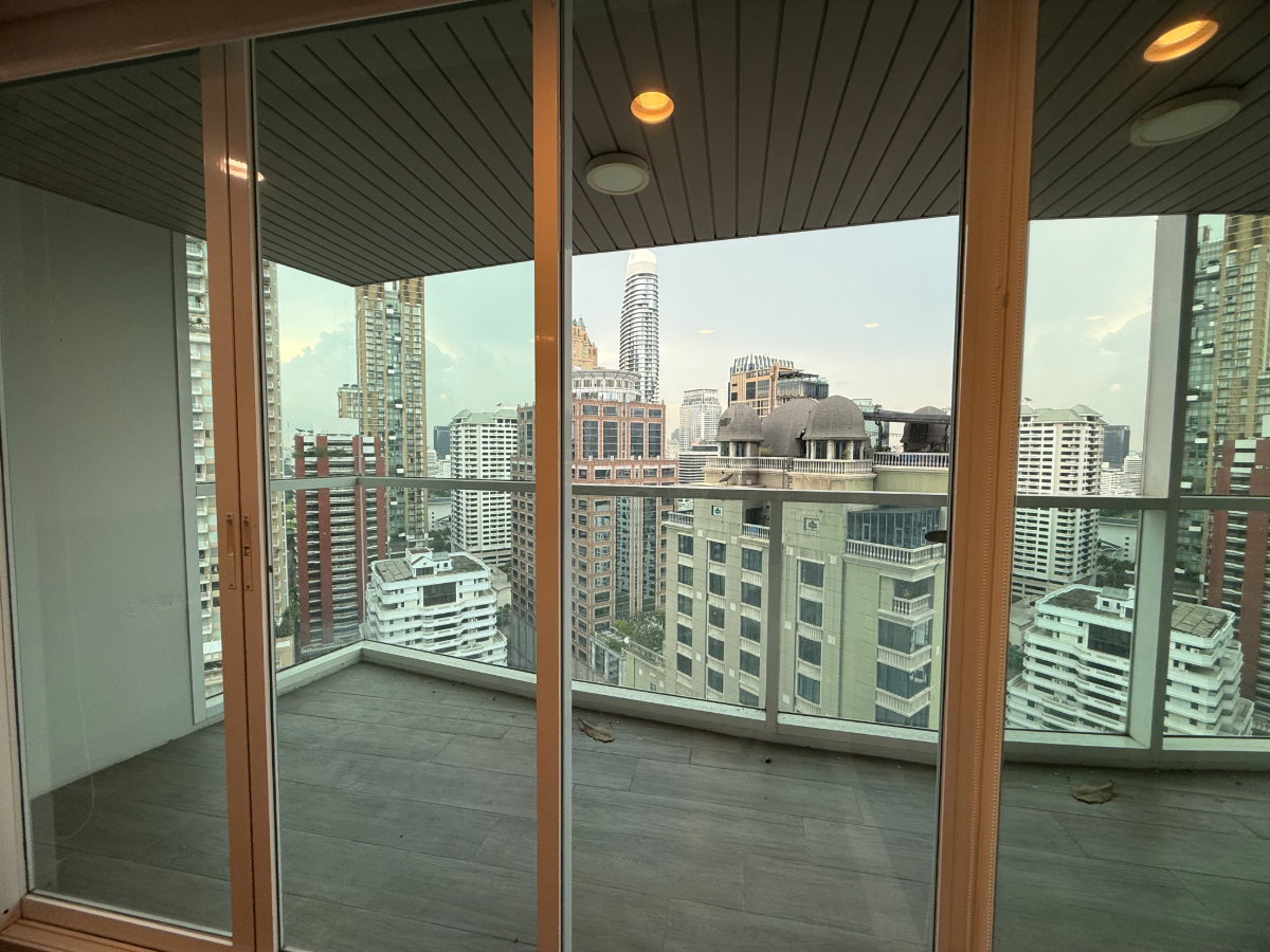picture ✨ URBANA LANGSUAN | Spacious 3-Bed City Residence ✨  🐕 Pet-Friendly – Small Dogs Welcome! - 3/30