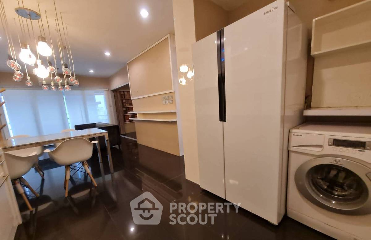รูป คอนโด 2 ห้องนอน Asoke Place ชั้น 14 ใกล้ MRT สุขุมวิท (ID 3361270) - รูปที่ 4/13