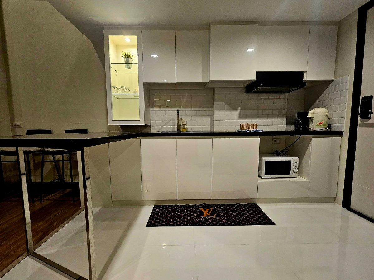 รูป ให้เช่า เทมส์ เรสซิเดนส์ Thames Residence 💥ใกล้รถไฟฟ้า BTS แบริ่ง 🚗 เข้าได้ทั้งซอยแบริ่ง & ลาซาล| เช่าวันนี้ ฟรี WiFi รายปี - รูปที่ 7/25