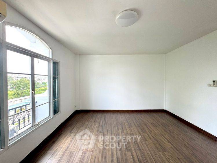 รูป บ้าน 6-ห้องนอน ใน ปากเกร็ด (ID 3359227) - รูปที่ 3/10