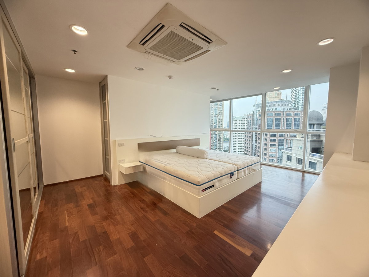 picture ✨ URBANA LANGSUAN | Spacious 3-Bed City Residence ✨  🐕 Pet-Friendly – Small Dogs Welcome! - 5/30
