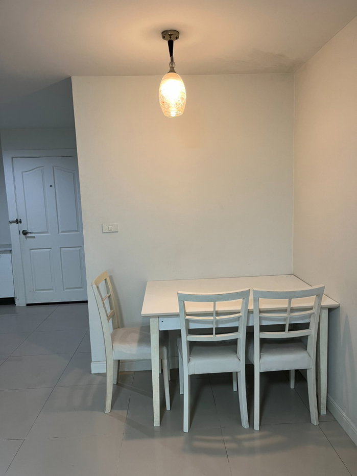 picture 2 bedrooms type near MRT yellow line / Line : @966veldg - 8/26