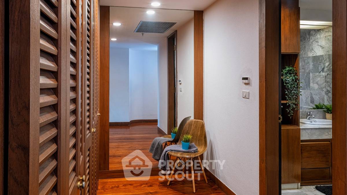 picture Spacious 3-BR 240 Sqm At Polo Park Condominium Near MRT Lumphini (ID 515048) - 15/20