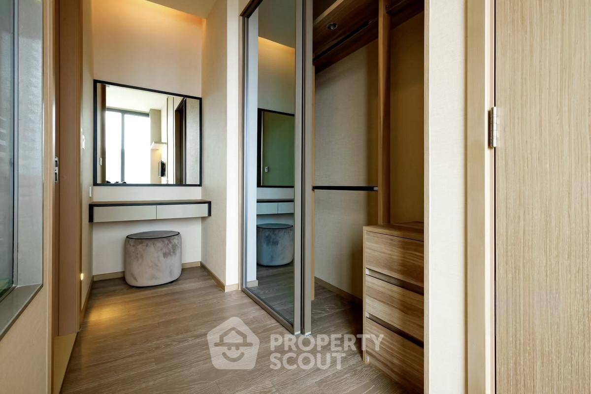 picture 23rd-Floor 1-BR Condo At The Esse Asoke, MRT Sukhumvit (ID 2885053) - 2/4