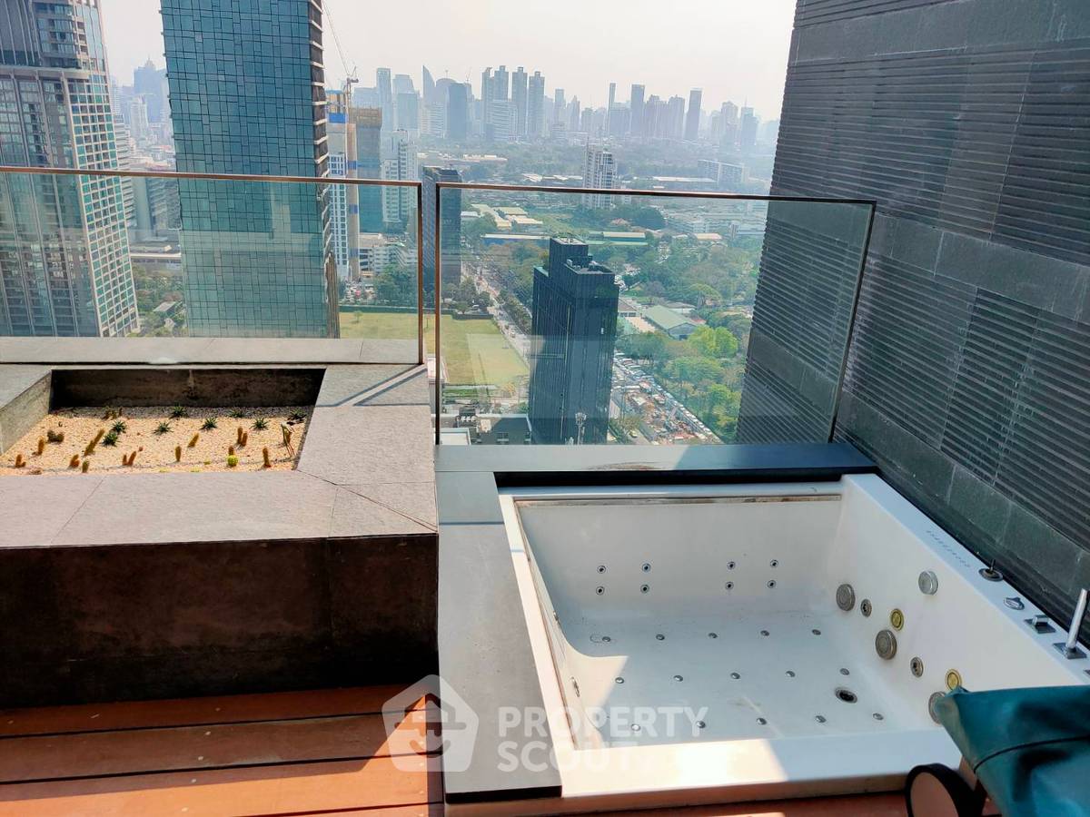 picture 2-BR Condo at 185 Rajadamri near BTS Ratchadamri (ID 514248) - 8/15