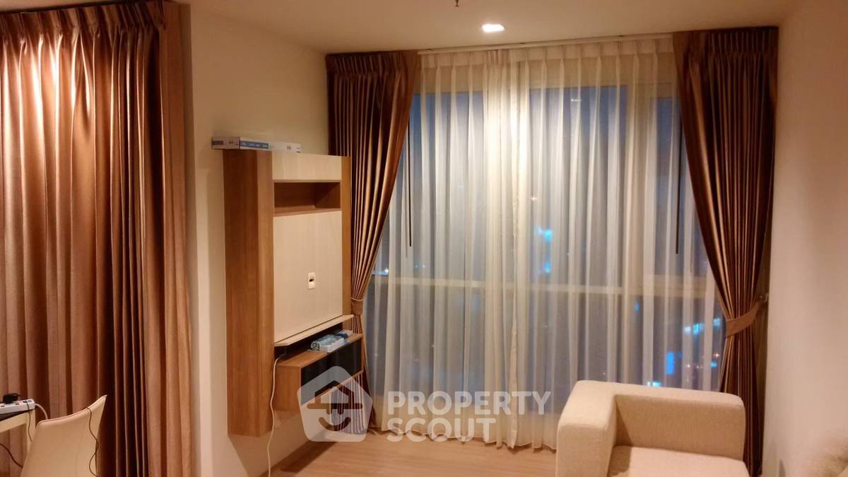 รูป คอนโดชั้นยี่สิบเจ็ดแบบหนึ่งห้องนอน Rhythm Sathorn ใกล้ BTS สะพานตากสิน (ID 370896) - รูปที่ 5/9