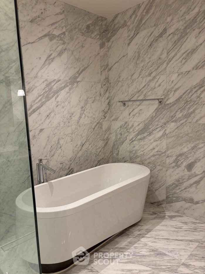 picture 23rd-Floor 3-BR Condo At Khun By Yoo Near BTS Thong Lor (ID 3361194) - 11/20