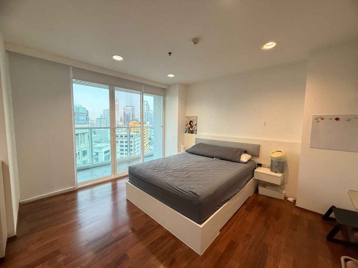 picture ✨ URBANA LANGSUAN | Spacious 3-Bed City Residence ✨  🐕 Pet-Friendly – Small Dogs Welcome! - 11/30