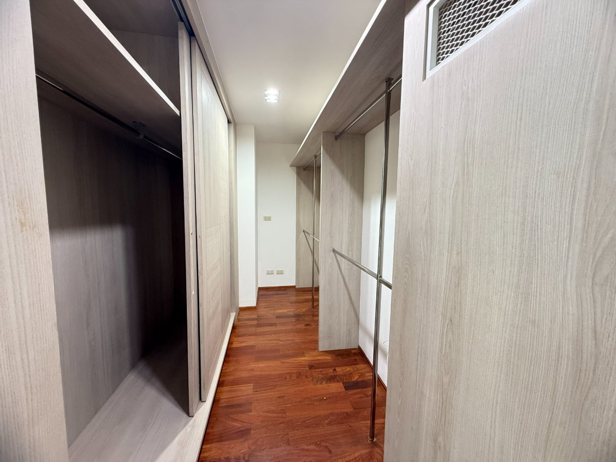 picture ✨ URBANA LANGSUAN | Spacious 3-Bed City Residence ✨  🐕 Pet-Friendly – Small Dogs Welcome! - 8/30