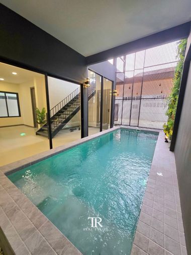 3-bed house for rent, 250 sqm, 46 sq wah, Phra Khanong