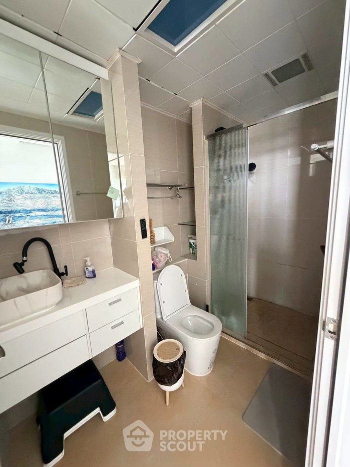 picture 2-BR Condo at T.c. Green Rama 9 near MRT Phra Ram 9 (ID 3232094) - 10/12