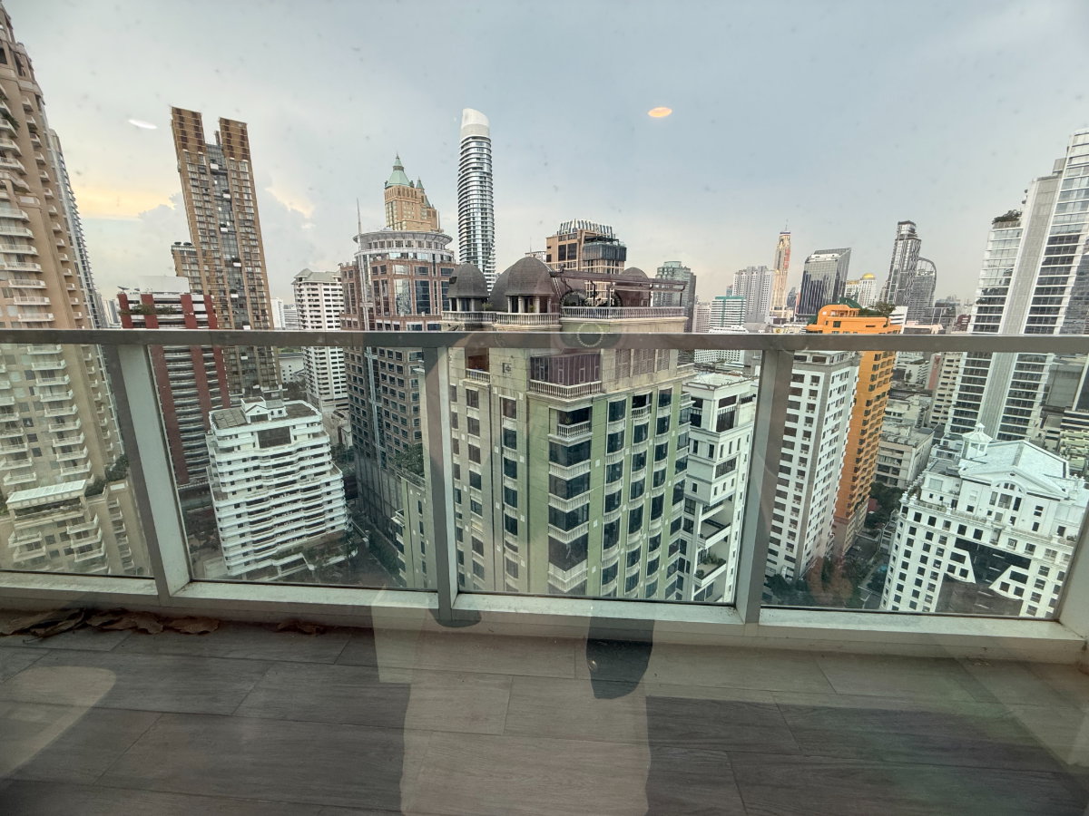 picture ✨ URBANA LANGSUAN | Spacious 3-Bed City Residence ✨  🐕 Pet-Friendly – Small Dogs Welcome! - 25/30