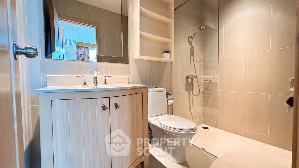 picture 3-BR Condo at The Empire Place near BTS Saint Louis (ID 1781128) - 4/15