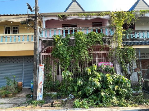 ที่ดินพร้อมสิ่งปลูกสร้าง 18.7 ตร.วา เมืองชุมพร ชุมพร 713,000