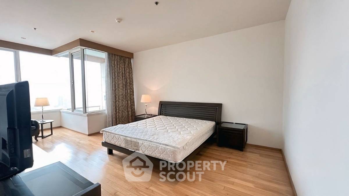 picture 3-BR Condo at The Empire Place near BTS Saint Louis (ID 1781128) - 7/15