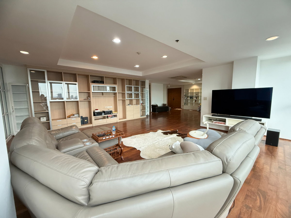 picture ✨ URBANA LANGSUAN | Spacious 3-Bed City Residence ✨  🐕 Pet-Friendly – Small Dogs Welcome! - 2/30