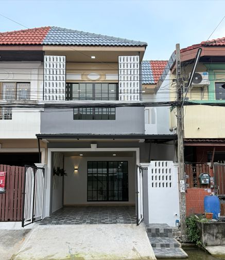 ขายทาวน์โฮม 4 ห้องนอน 88 ตร.ม. 22.2 ตร.ว. รุ่งกิจ วิลล่า 11