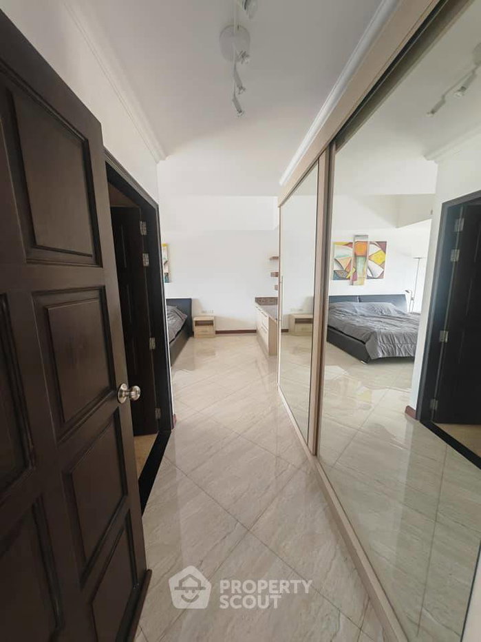 picture 2-BR Condo At Executive Residence II & IV, Phratamnak (ID 2387720) - 15/29