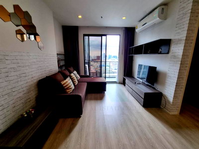 คอนโดให้เช่า : ให้เช่าคอนโด ควินน์ รัชดา 17 อาคาร 1 ชั้น 24 2 ห้องนอน ขนาด 66.00 ตรม ใกล้ Glasshouse รัชดาภิเษก