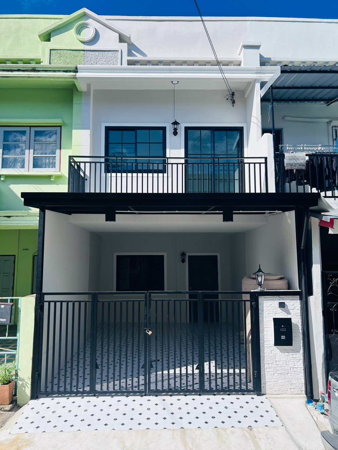 BEN041026  💦หมู่บ้านพูนสุข หลังเมเจอร์ปากเกร็ด | สไตล์ Modern English     ขายจ้า💰ทาวน์เฮาส์รีโนเวทใหม่ ทำเลทองเข้าออกได้หลายทาง น้ำไม่ท่วม 💦 