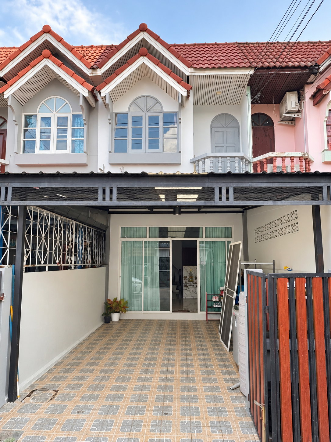 🏡 ทาวน์โฮม 2 ชั้น 2 ห้องนอน บนที่ดิน 24 ตร.ว. ✨🏡 หมู่บ้านเพชรไพลิน