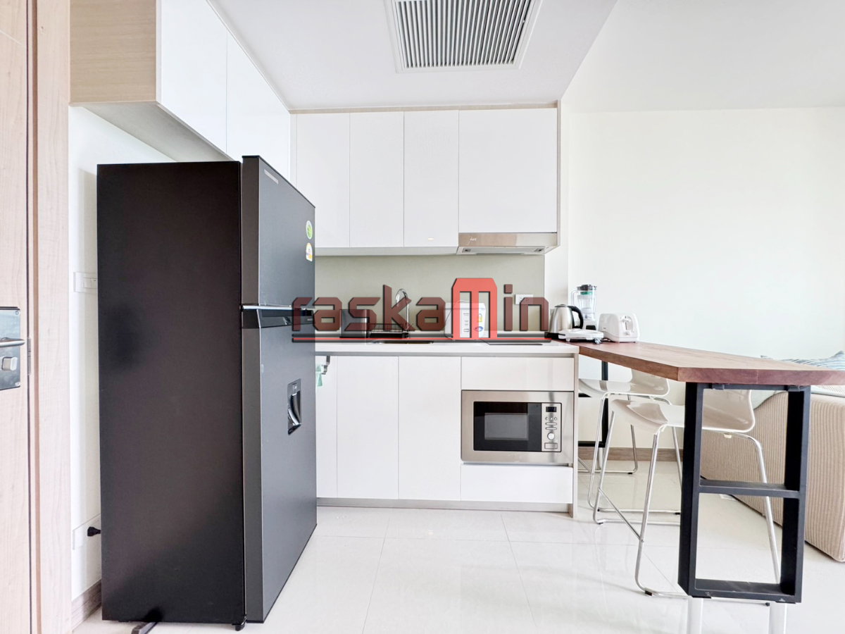picture High-Floor 1-Bedroom Condo for Rent at The Riviera Jomtien - 3/18