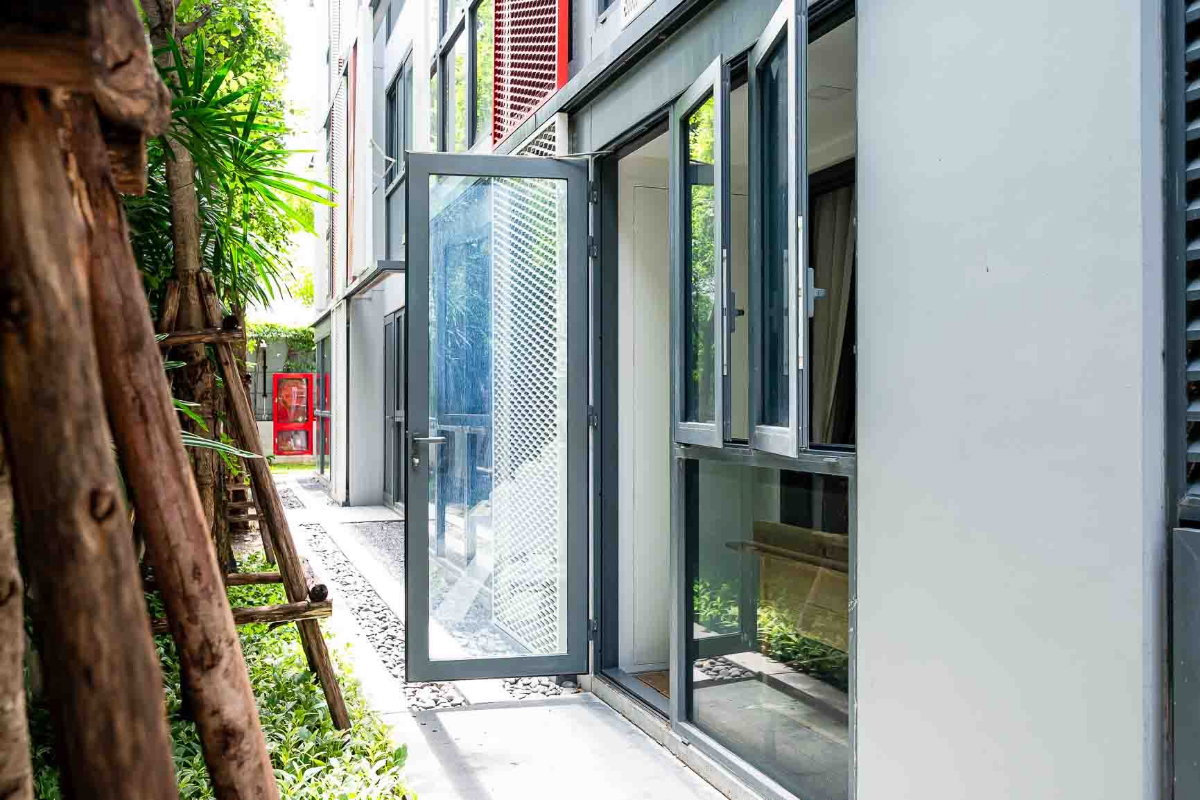 picture Code: 26KJ5297  for rent Taka Haus Ekkamai 12 🔥🔥 Line ID: @kjcondo (with @)🔥🔥 - 11/13