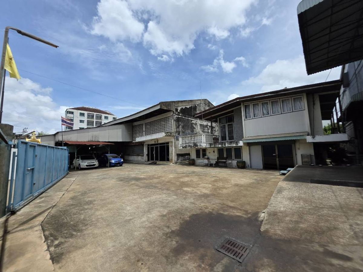 รูป ขายโกดังขนาดใหญ่ พร้อมบ้านเดี่ยว ซ.วชิรธรรมสาธิต 18 บางนา ทำเลศักยภาพ ใกล้ BTS อุดมสุข - รูปที่ 3/5