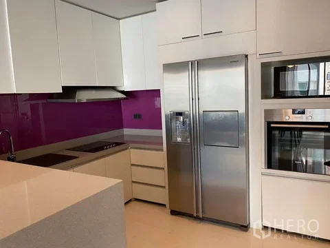 For rent 3 Bedroom Condominium in The Emporio Place in Khlong Tan, Khlong Toei, Bangkok BTS Phrom Phong