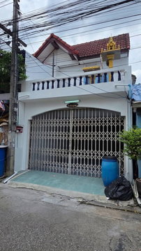 Townhouse for Rent: Lam Luk Ka Khlong 3 (Soi Pia Non) – 2 Stories, 2 Bedrooms, 2 Bathrooms, 14 Sq. Wah – Only 7,000 Baht