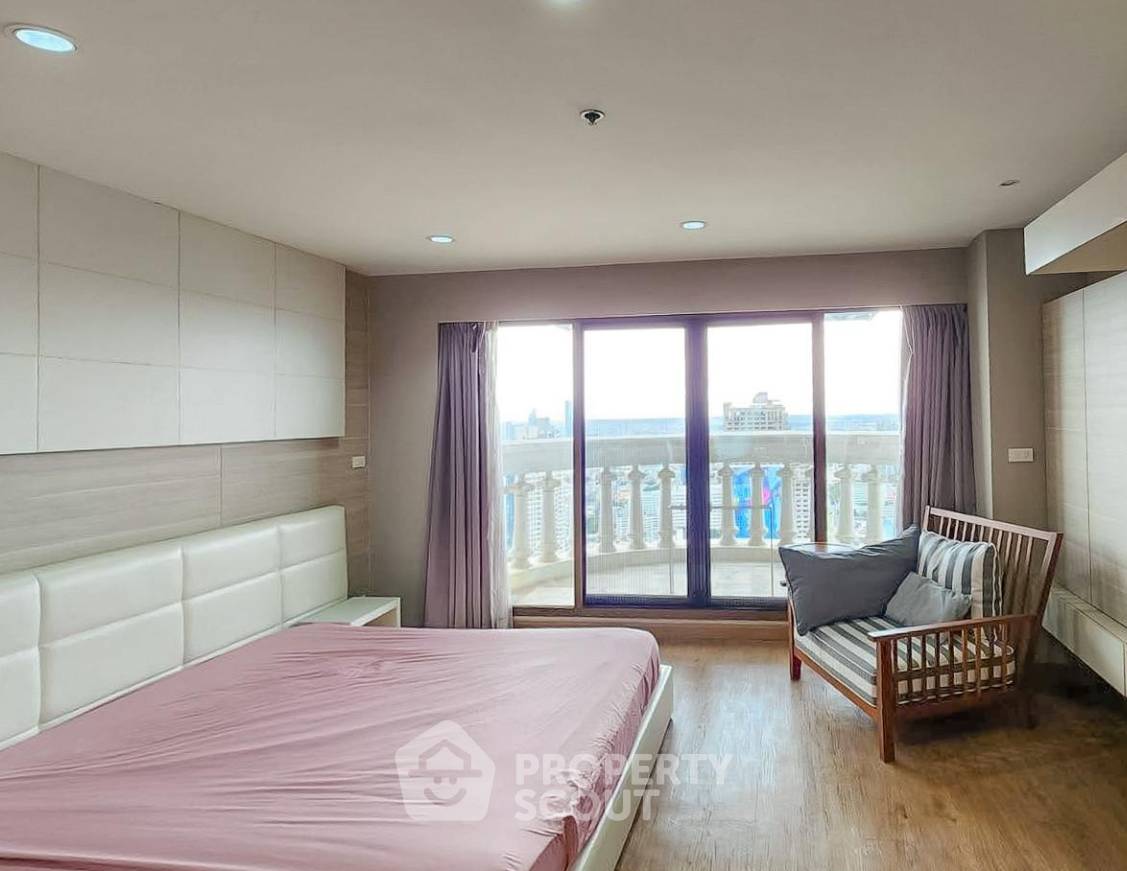 picture 1-BR Condo at State Tower Condominium near BTS Saphan Taksin (ID 3035330) - 3/5