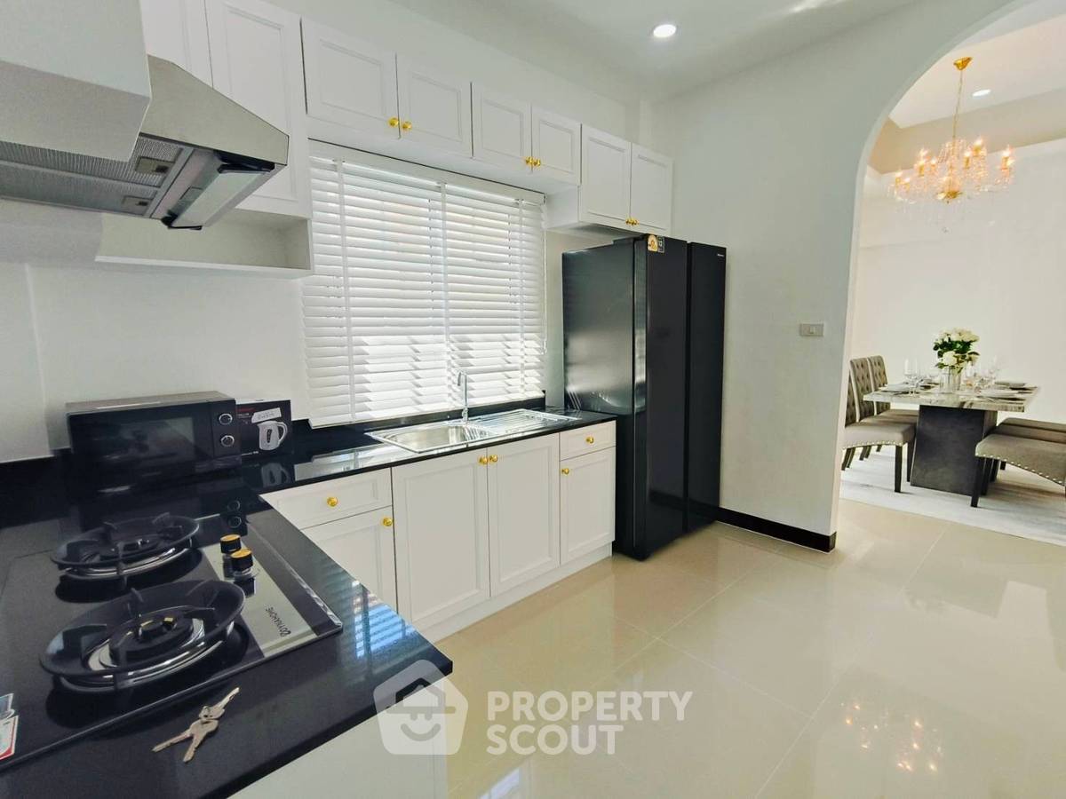 รูป บ้าน 3 ห้องนอน 180 ตร.ม. ที่หมู่บ้าน Rattanakorn Village 18 พัทยา (ID 3362311) - รูปที่ 13/18