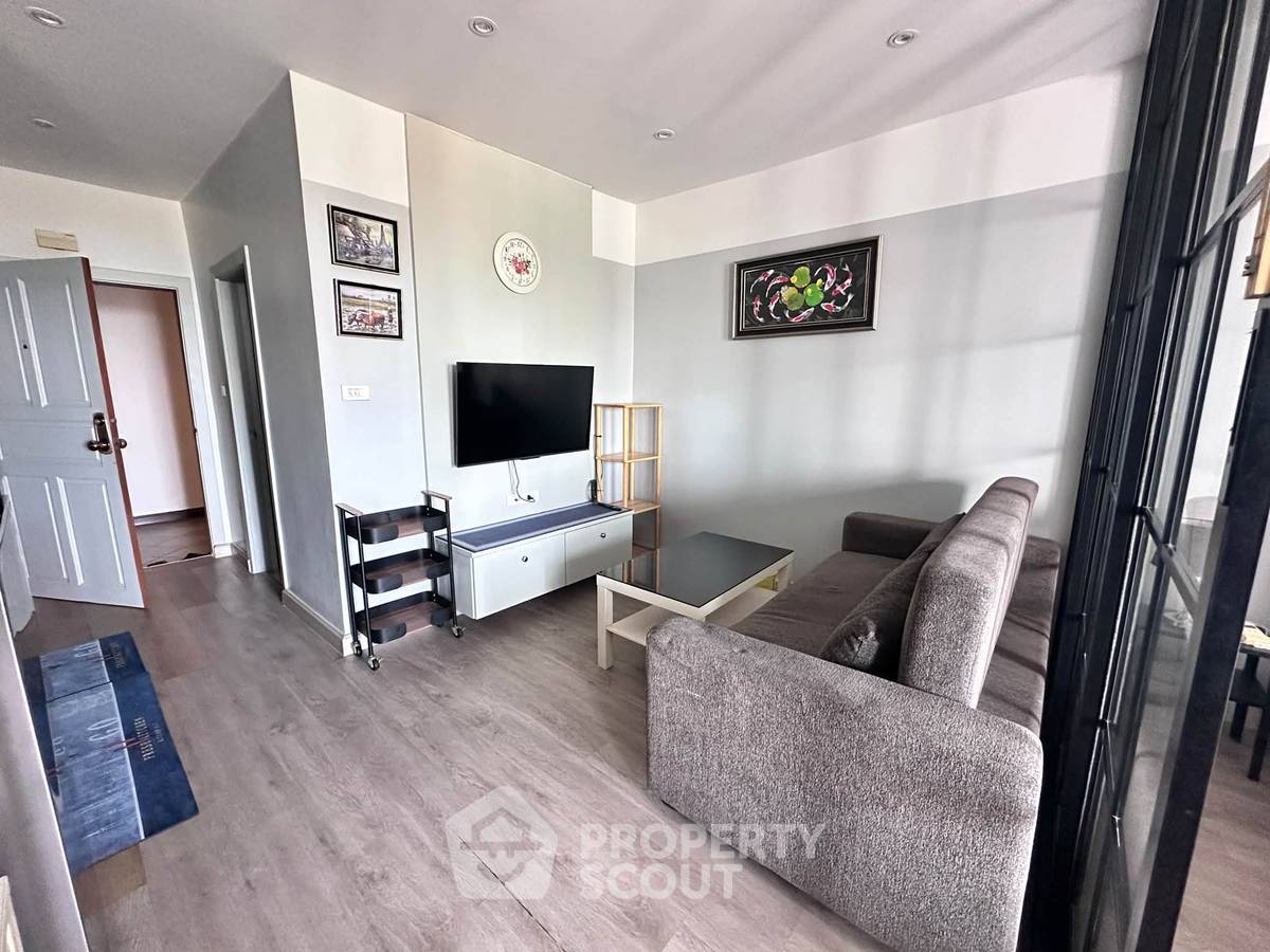 picture 16th-Floor 1-BR Condo At Pattaya Hill Resort, Phratamnak (ID 3362473) - 18/18