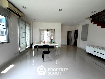 Houses for sale Bang Chan Station : 4-BR House For Sale, Life Bangkok Boulevard-Ramintra (142 Sqm) (ID 1931559)