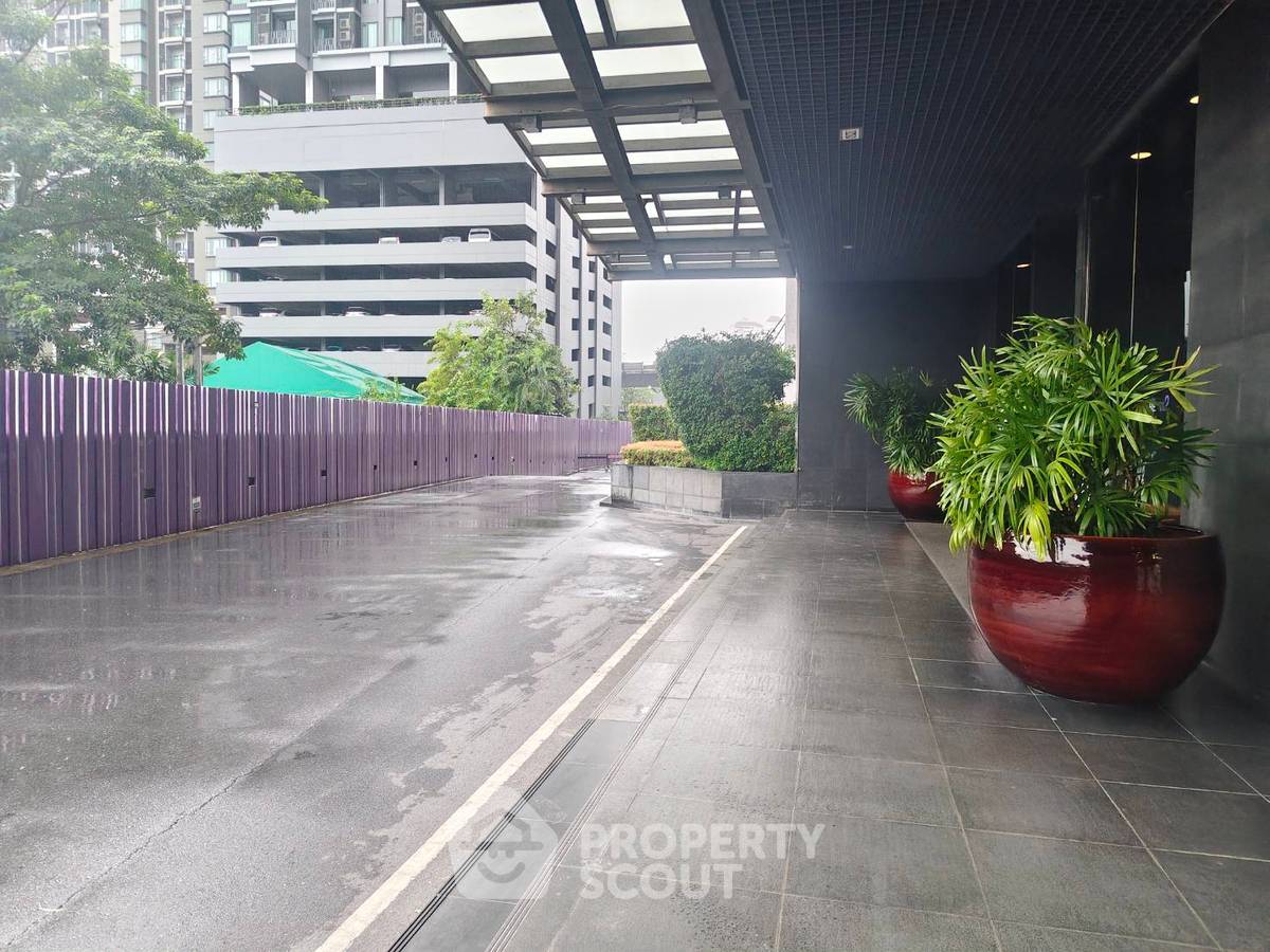 picture Studio Condo at Noble Remix near BTS Thong Lor (ID 3363418) - 2/7