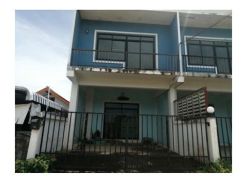 ที่ดินพร้อมสิ่งปลูกสร้าง 26.9 ตร.วา เมืองสุรินทร์ สุรินทร์ 1.6M