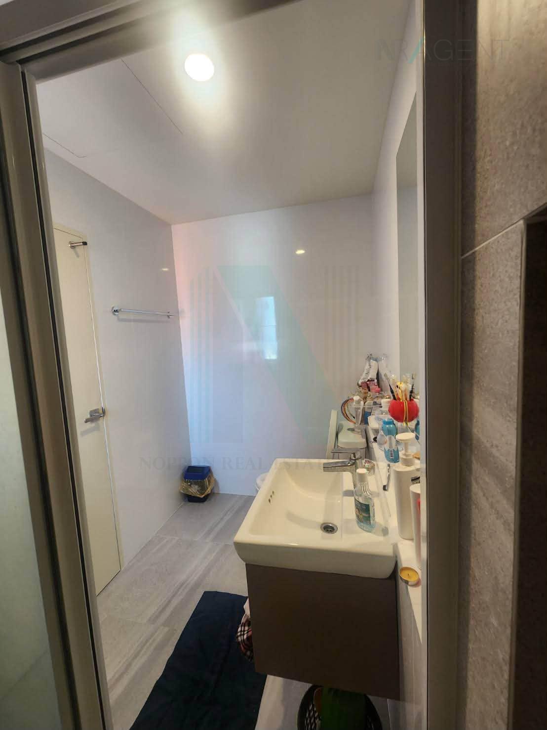 3-bed townhouse for sale, 180 sqm, 17.4 sq wah, Baan Klang Muang Suksawat-Rama 3