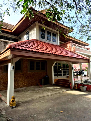 เช่าบ้านเดี่ยว คริสตัล ดีไซน์ เซ็นเตอร์ : 🏡✨ ให้เช่าบ้านเดี่ยว กลิ่นอาย Classic / Mid-Century |  โชคชัย 4 ซอย 80 