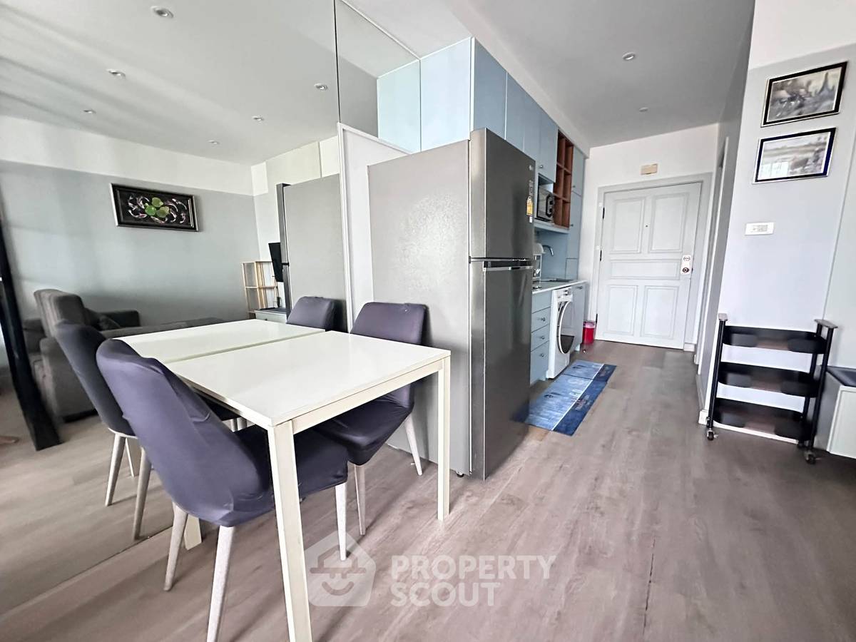picture 16th-Floor 1-BR Condo At Pattaya Hill Resort, Phratamnak (ID 3362473) - 8/18