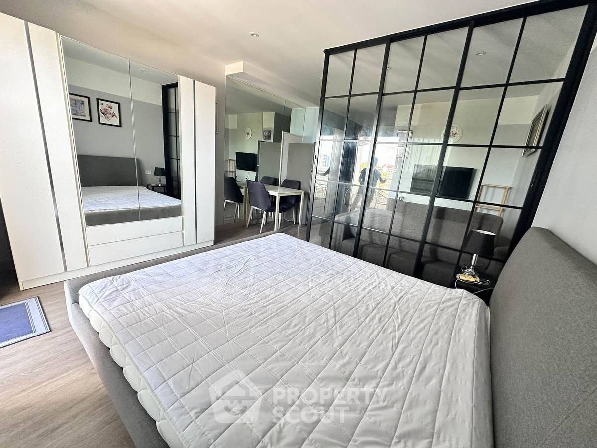 picture 16th-Floor 1-BR Condo At Pattaya Hill Resort, Phratamnak (ID 3362473) - 7/18