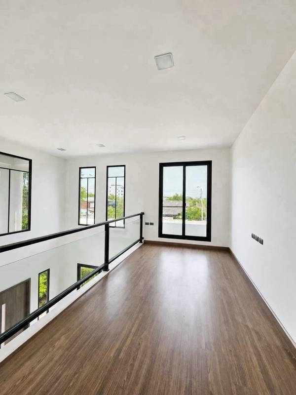 รูป 🏡✨ ขายบ้านเดี่ยว Grand Britania Bangna KM.12  - รูปที่ 3/13