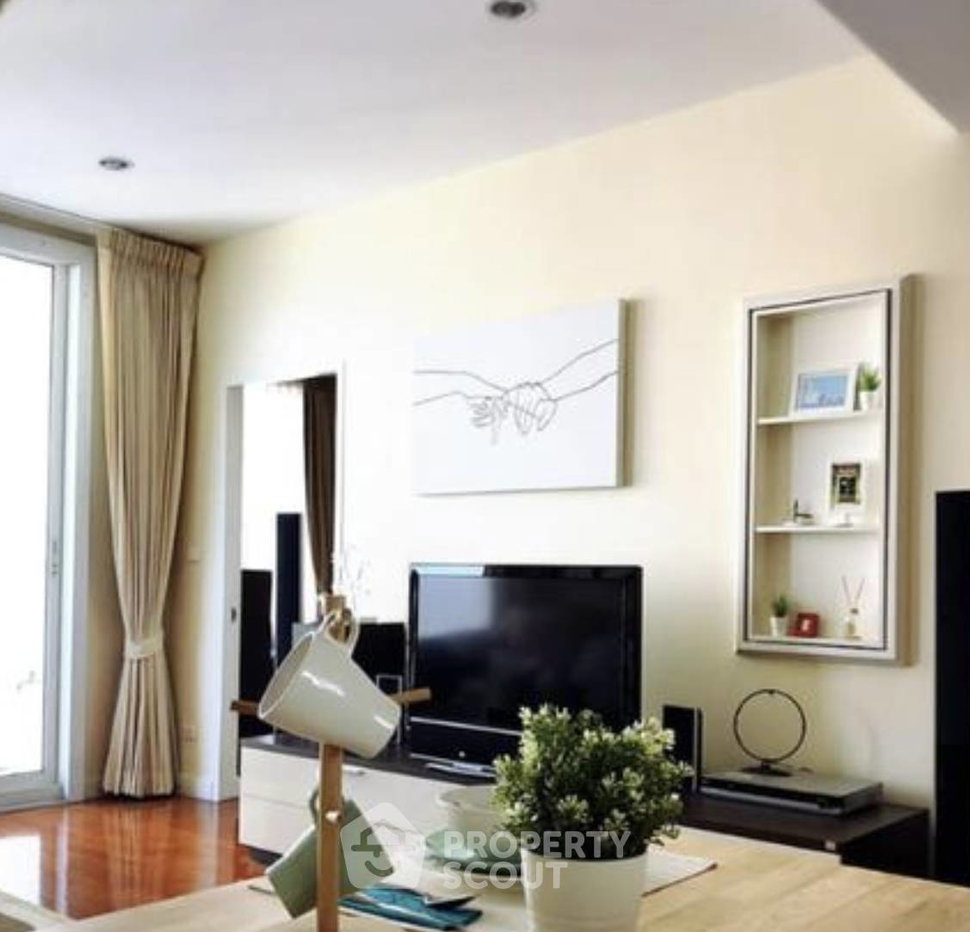 รูป คอนโด 1-ห้องนอน ที่ ริธึ่ม สาทร ใกล้ BTS สะพานตากสิน (ID 2835499) - รูปที่ 3/6