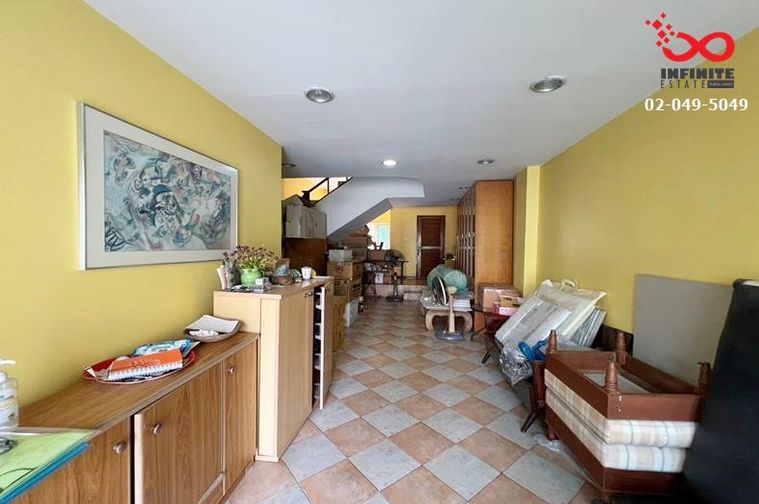 4-bed townhouse for sale, 320 sqm, 28 sq wah, Lat Phrao