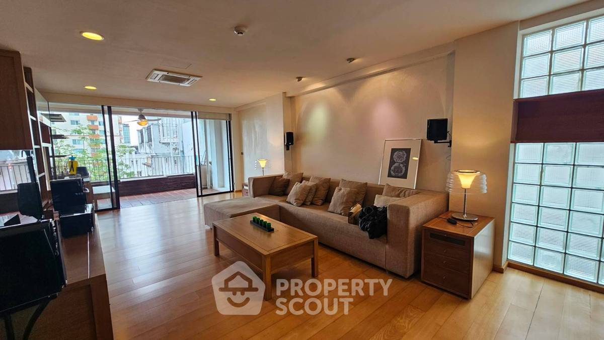 picture 2-BR Condo at Icon 2 Condominium close to Thong Lo (ID 3361220) - 2/10