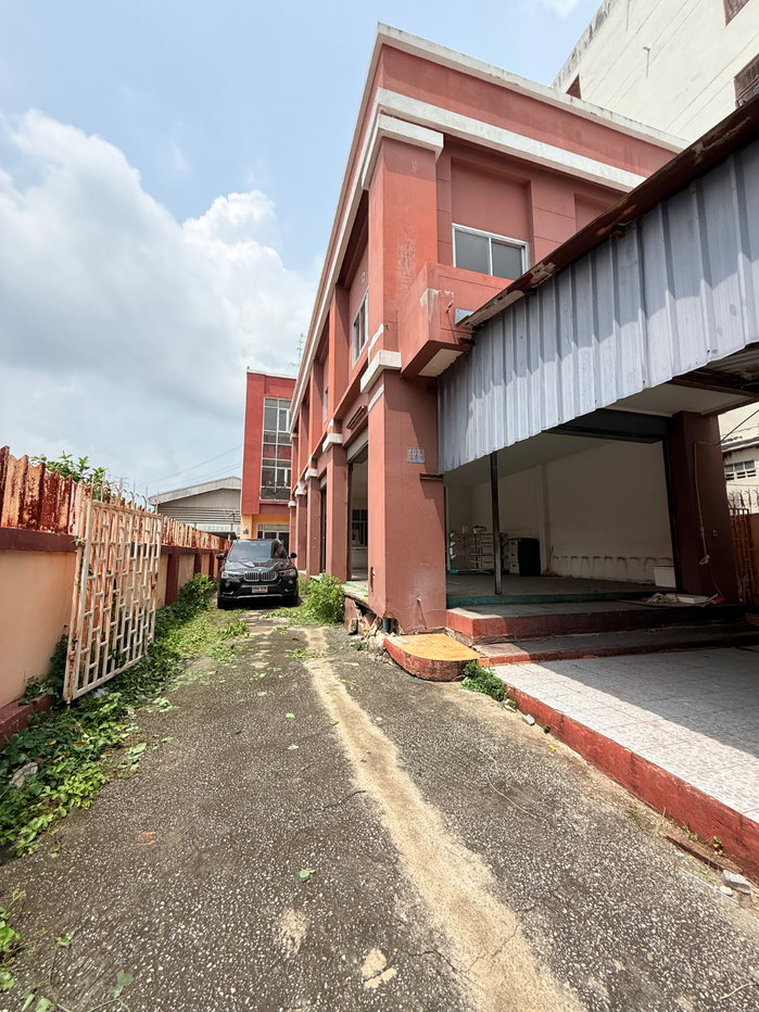 picture FOR SALE: Prime Land with Buildings in Thepharak – 109 Sq. Wah - 2/18