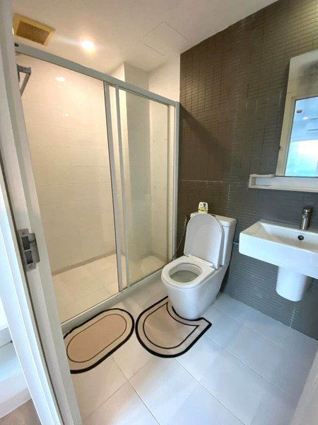 picture S090030 The Key Udomsuk - 2/8